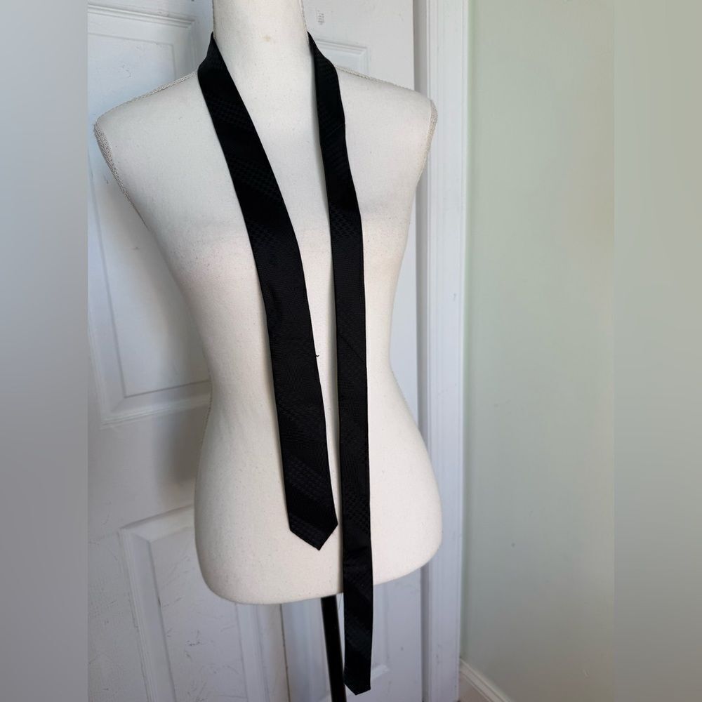 JF Ferrar Quiet Luxury Slim Tie